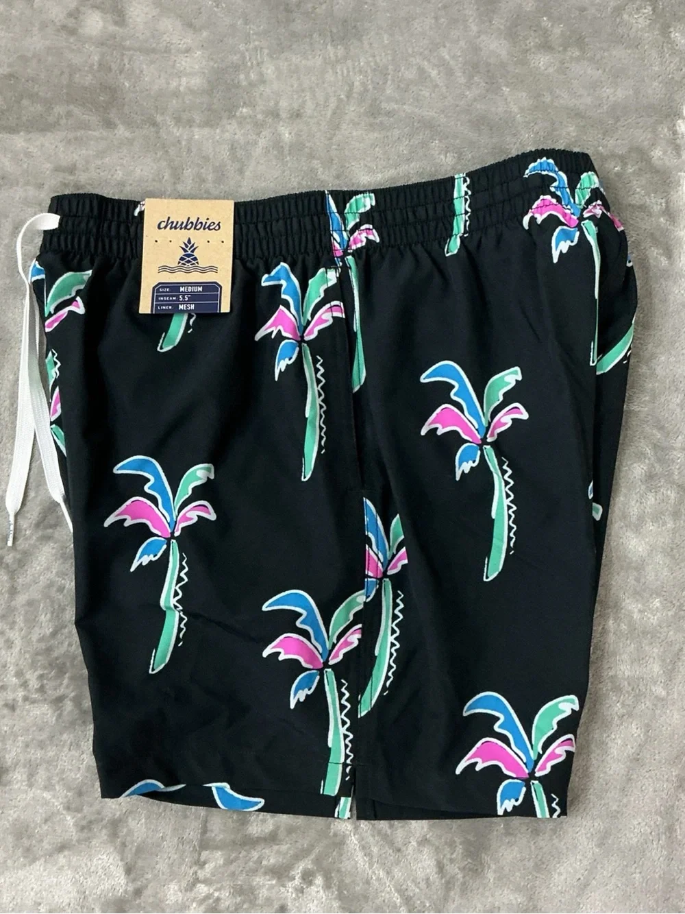 Chubbies Havana Nights Stretch 5.5” Swim Trunks Men’s Medium mesh liner NWT